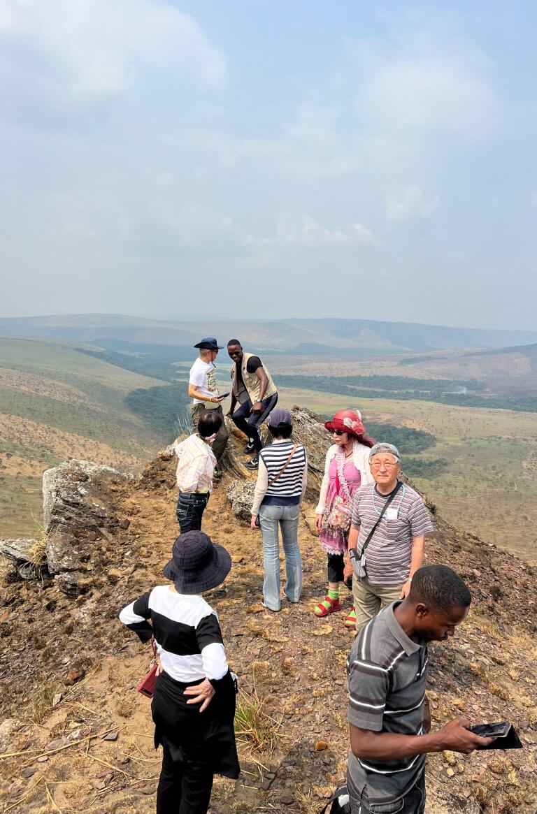 What to do in Central Africa: Japanese customers in Congo Brazzaville Ibubickro with a view on Lake Blue (2025) Kwafrika Travel