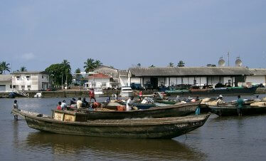Visit Kribi Cameroon, Kwafrika Travel, Fisherman