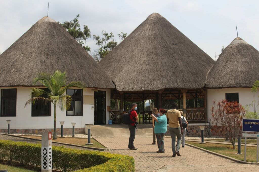 Plan Your Rwanda Safari / A group of Spanish tourists in Rwanda 2026